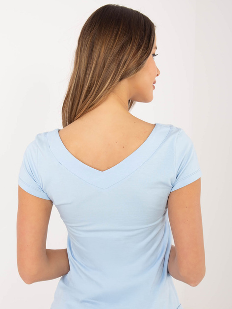 Jasnoniebieska bluzka basic z dekoltem V RUE PARIS