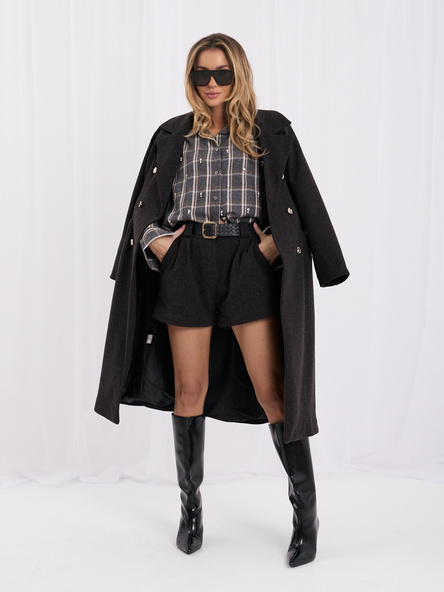 Grafitová flanelová košeľa s lesklou aplikáciou.