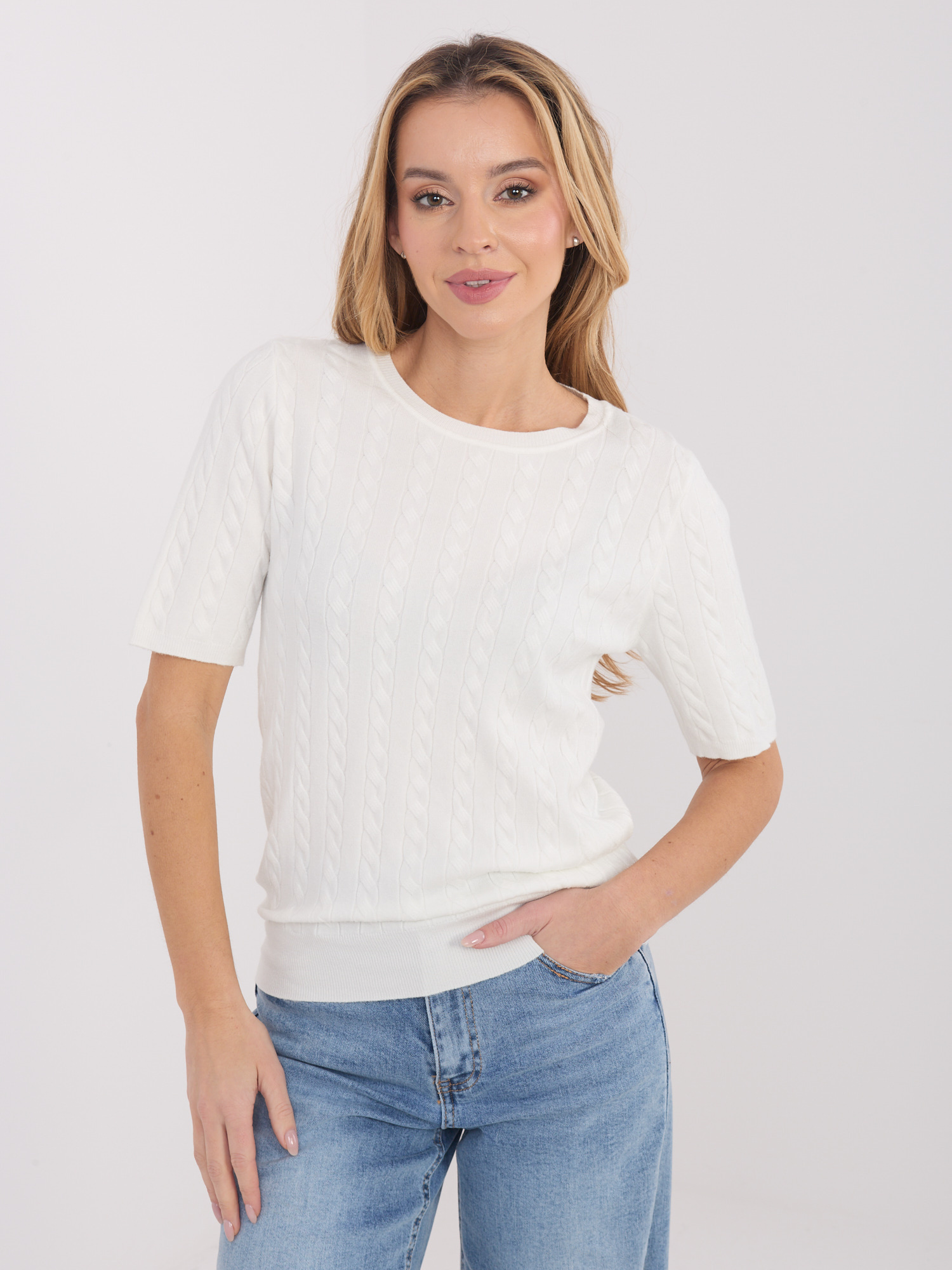 Sweter ecru
