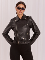 Schwarze Damenlederjacke mit Gürtel.