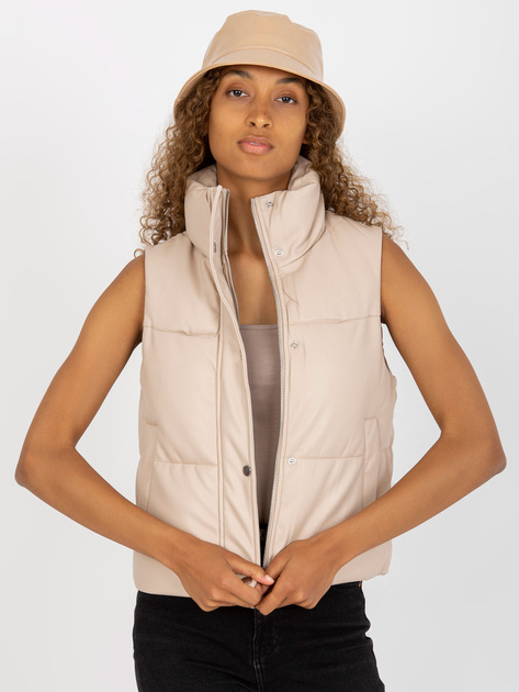 Hurtownia online Jasnobeżowa pikowana kamizelka z eko skóry