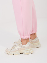 Pastelowy różowy z poduszkami na ramionach RUE PARIS 