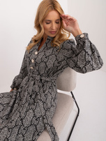 Hurt Szaro-czarna elegancka sukienka dzianinowa we wzory