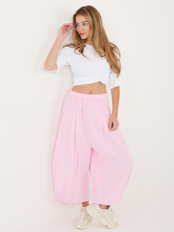 Jasnoróżowe  damskie spodnie alladynki z sztruksu