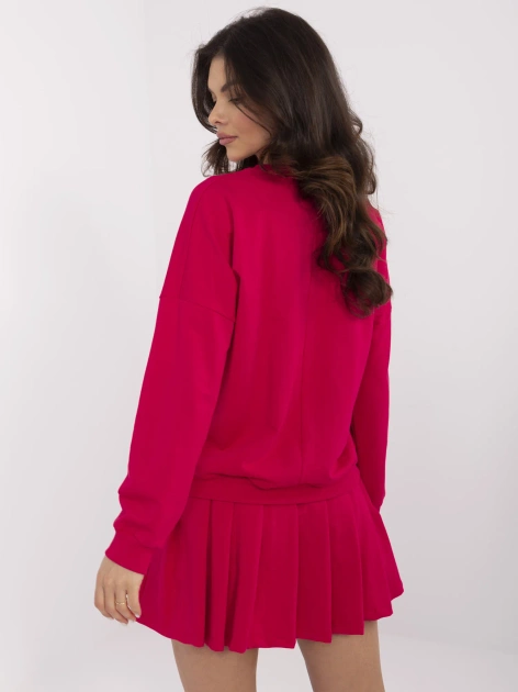 Malinowy dresowy komplet z plisowaną spódnicą