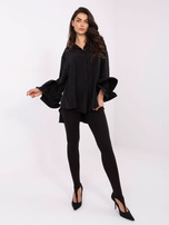 Czarna długa koszula z rozkloszowanymi rękawami