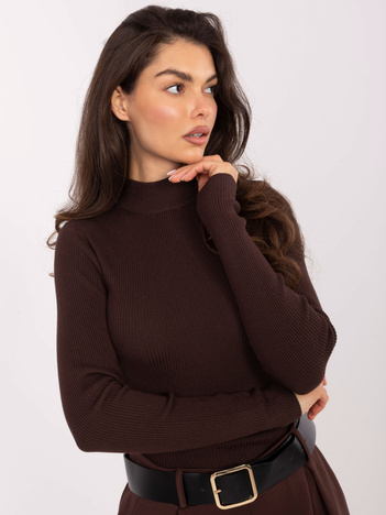 Czekoladowy dopasowany sweter z golfem STITCH & SOUL