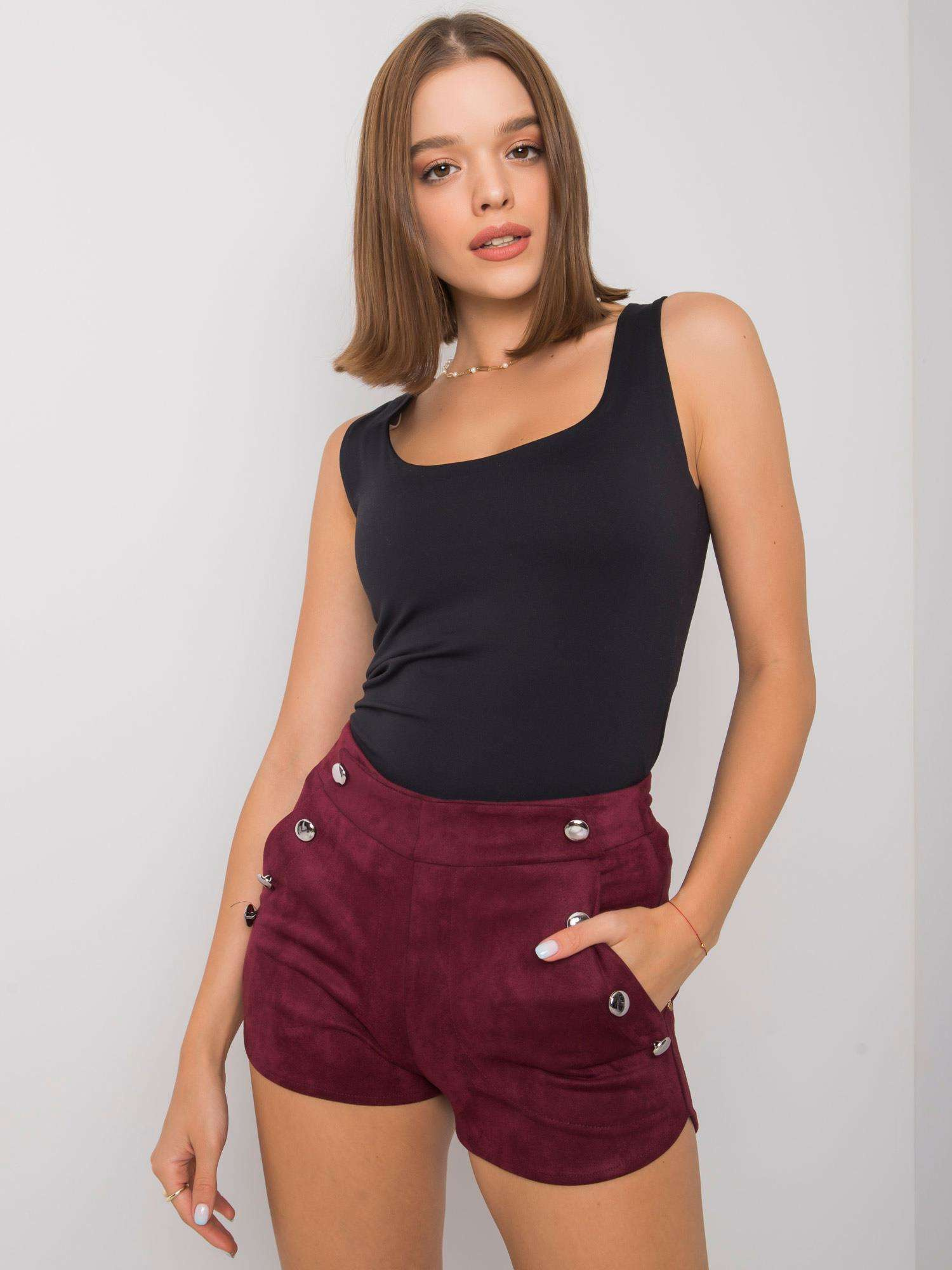 Bordowe szorty z guzikami Jaylah RUE PARIS