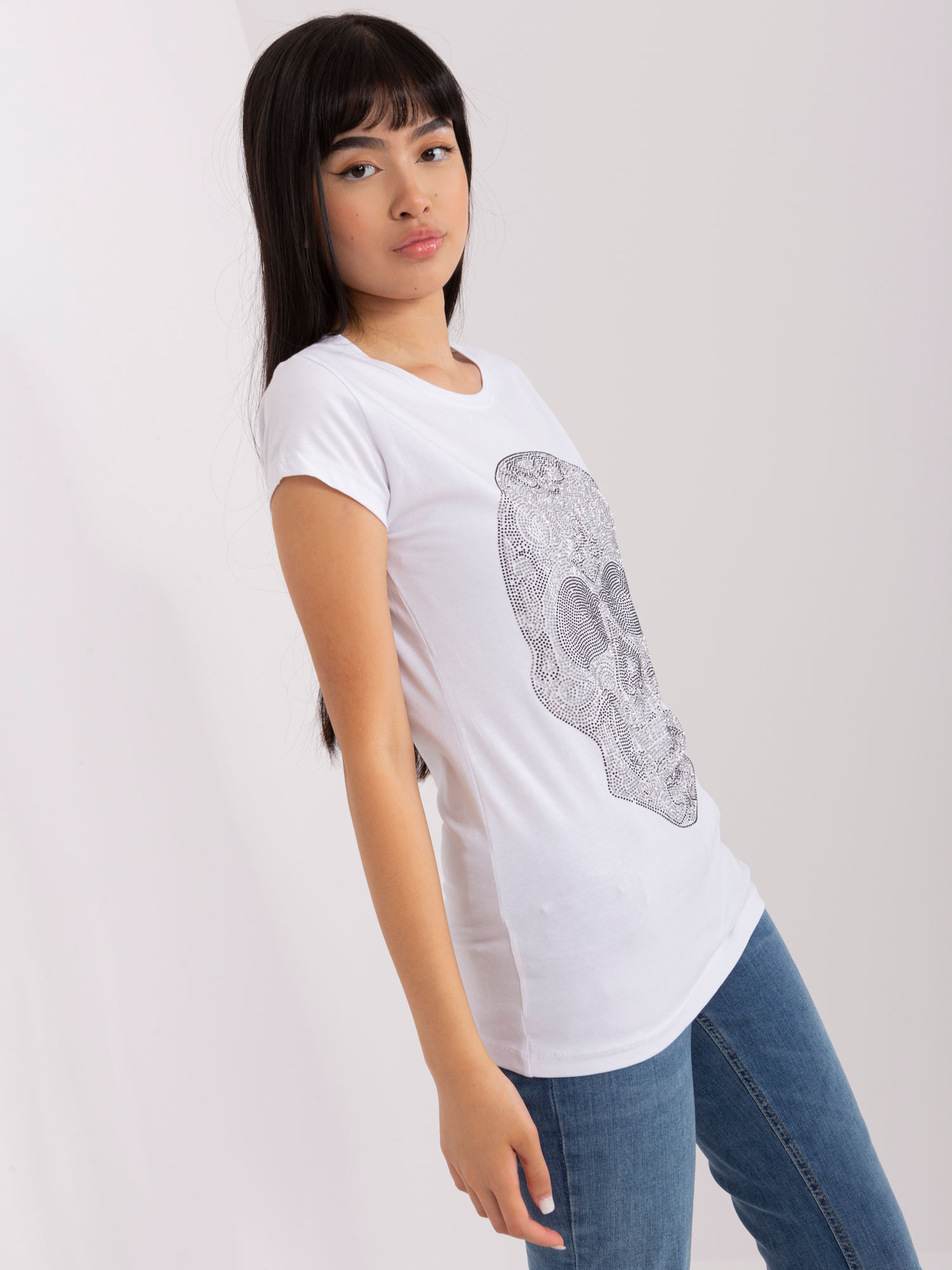 Hurt Biały damski t-shirt z aplikacją z dżetów 