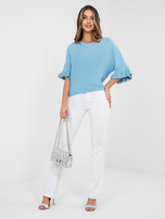 Pastelowy niebieski damski sweter z rękawem 3/4 