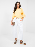 Białe jeansy z materiałowym paskiem RUE PARIS 