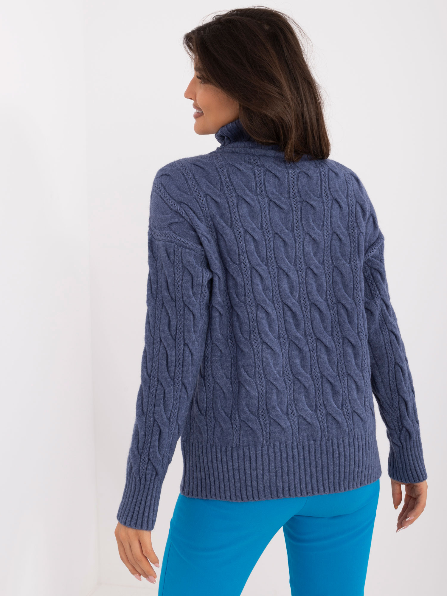 Sweter ciemny niebieski