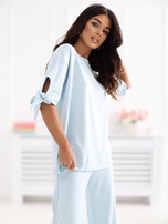 Jasnoniebieski komplet z wiązaniem na rękawach