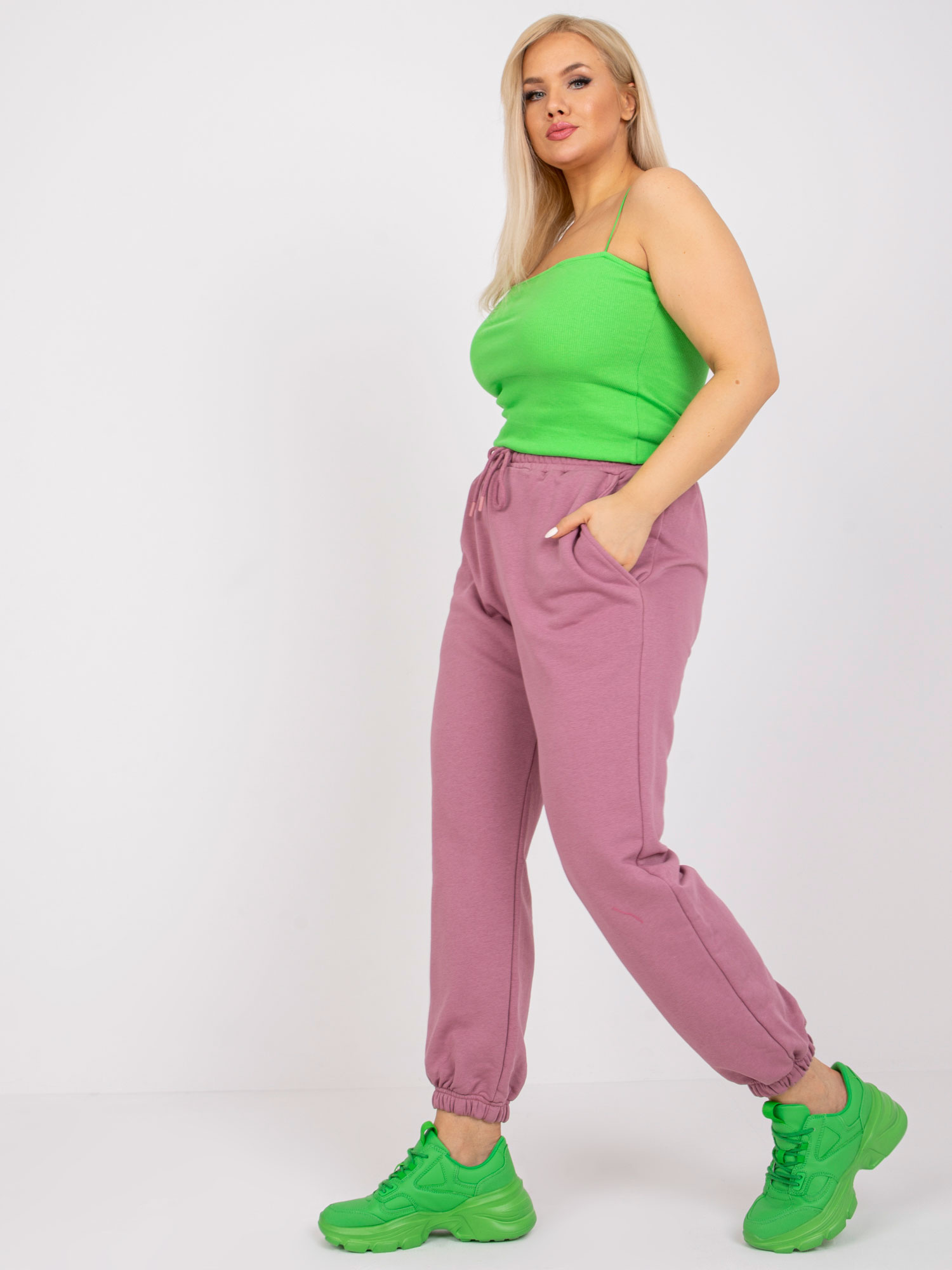 Brudnoróżowe bawełniane spodnie dresowe plus size Ainhoa