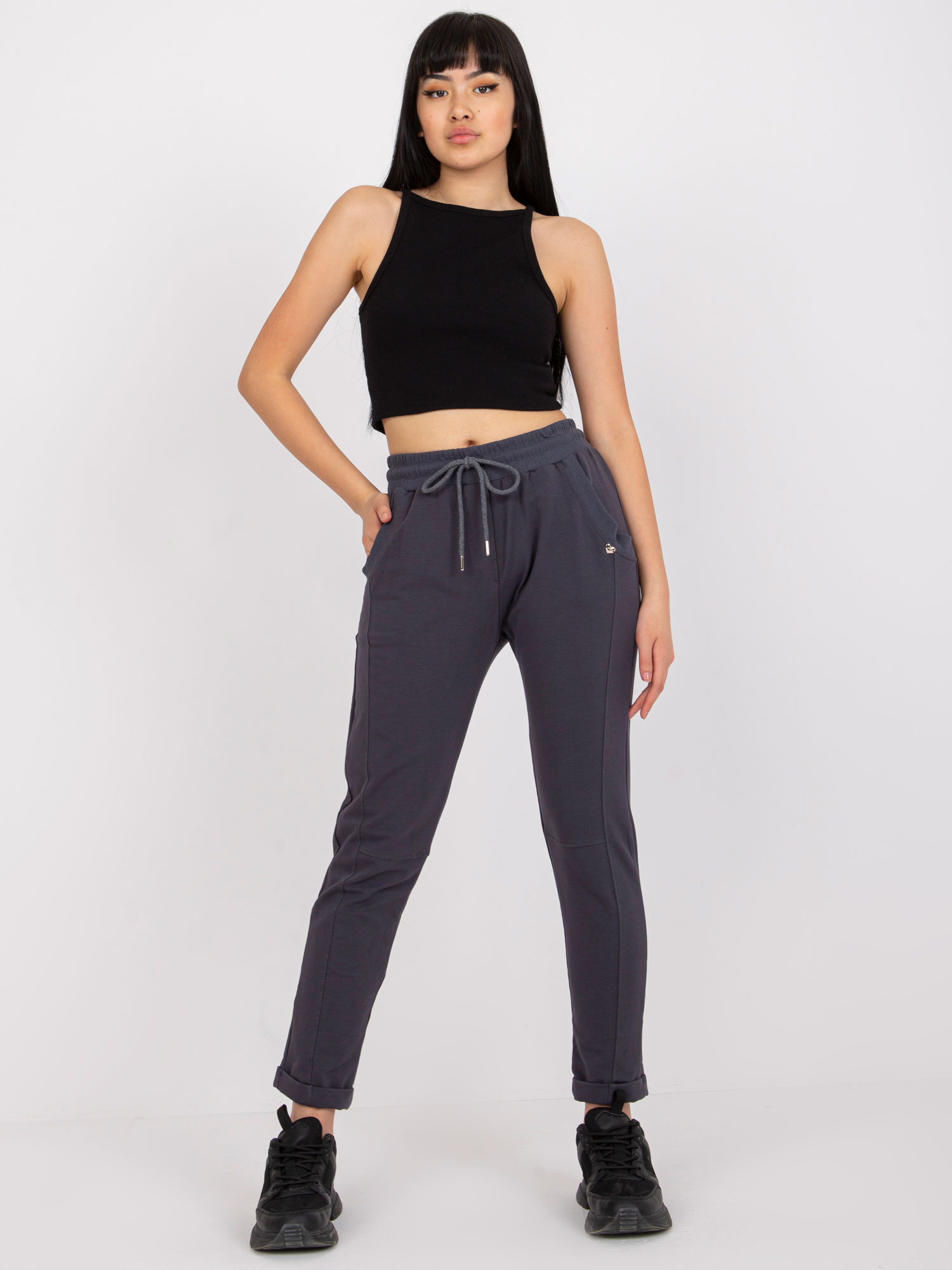 Grafitfarbene Damen Sweatpants aus Baumwolle.