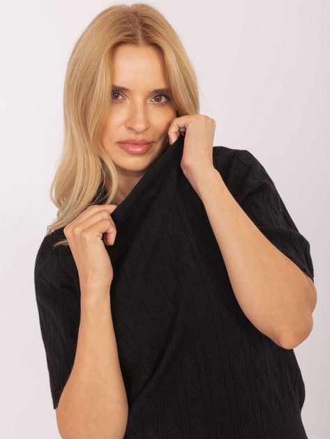 Czarny sweter z okrągłym dekoltem