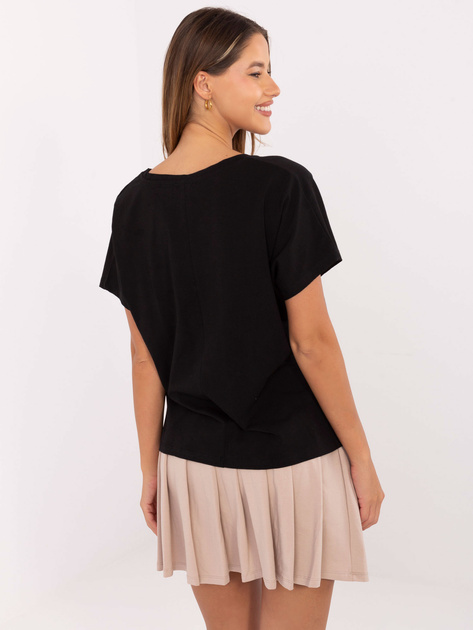 Czarno-beżowy komplet z plisowaną spódnicą