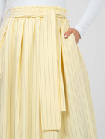 Pastelowa żółta garniturowa spódnica w paski