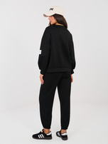 Czarny dresowy komplet z miękkiego materiału 