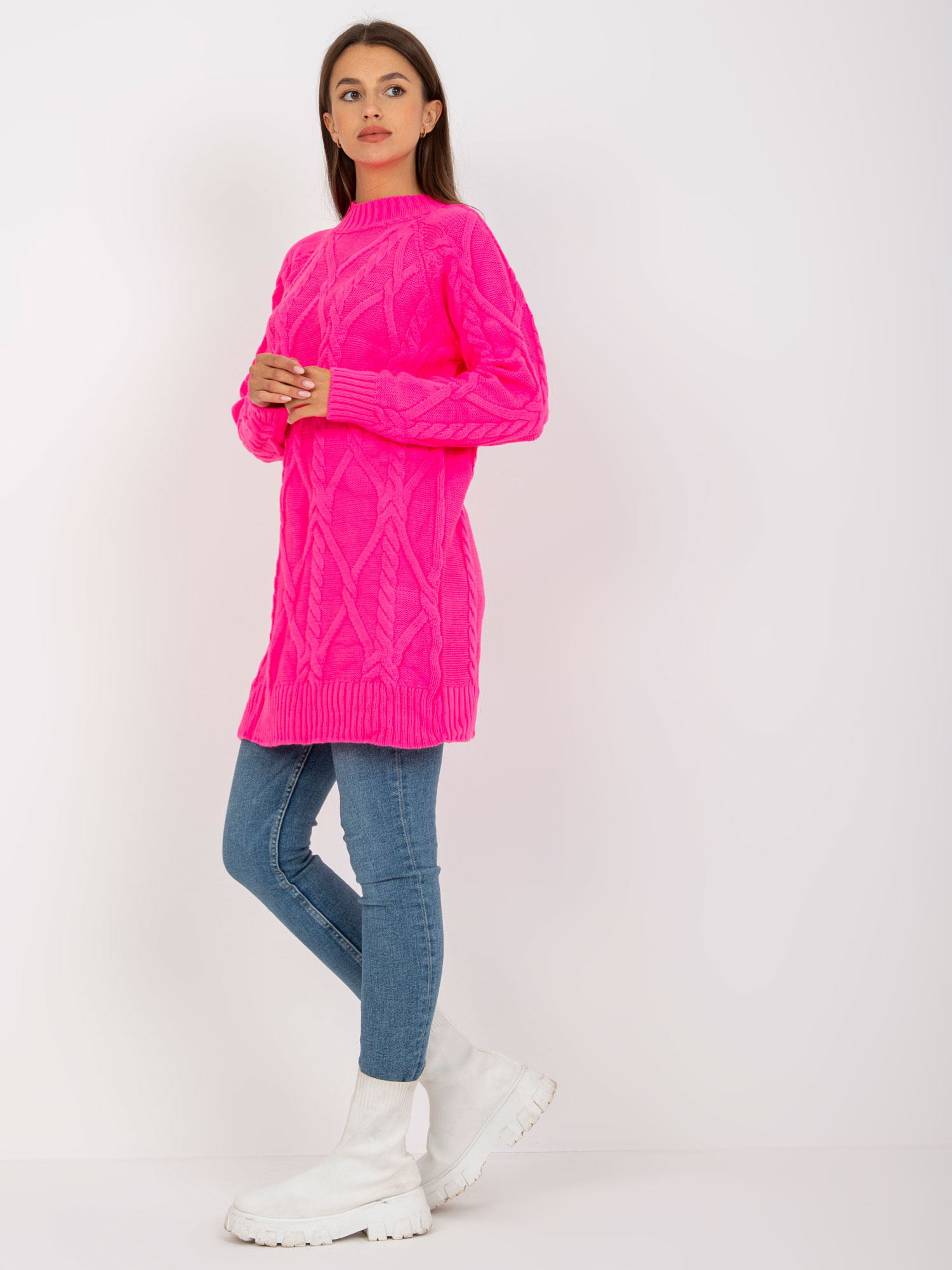 Fluo różowa mini sukienka dzianinowa z warkoczami RUE PARIS