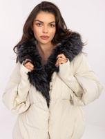 Jasnobeżowa zimowa kurtka z pikowaniem