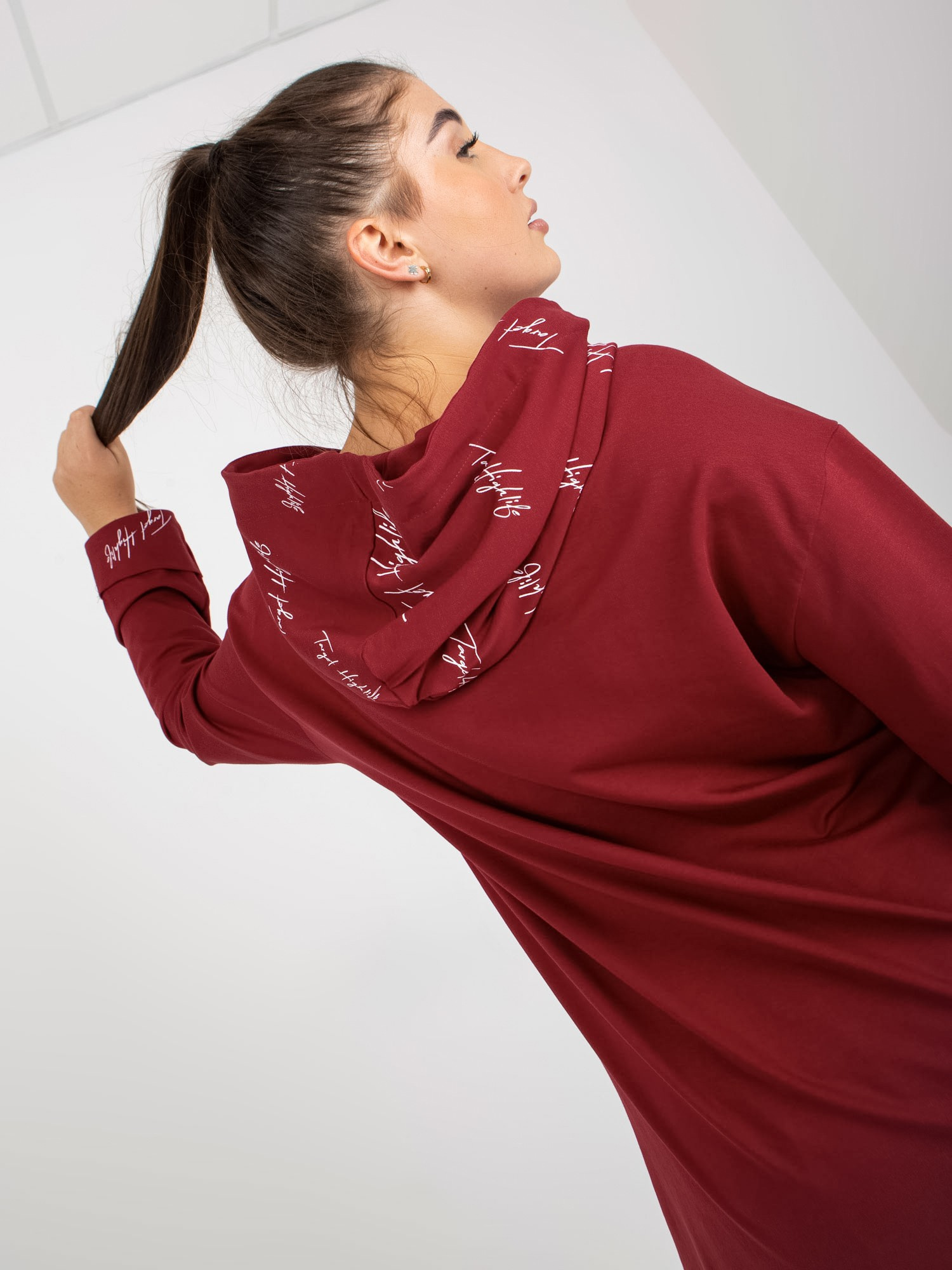 Bordowa rozpinana bluza plus size z suwakiem