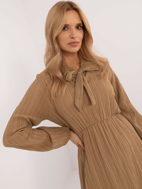 Hurt Camelowa sukienka przed kolano z falbaną OCH BELLA