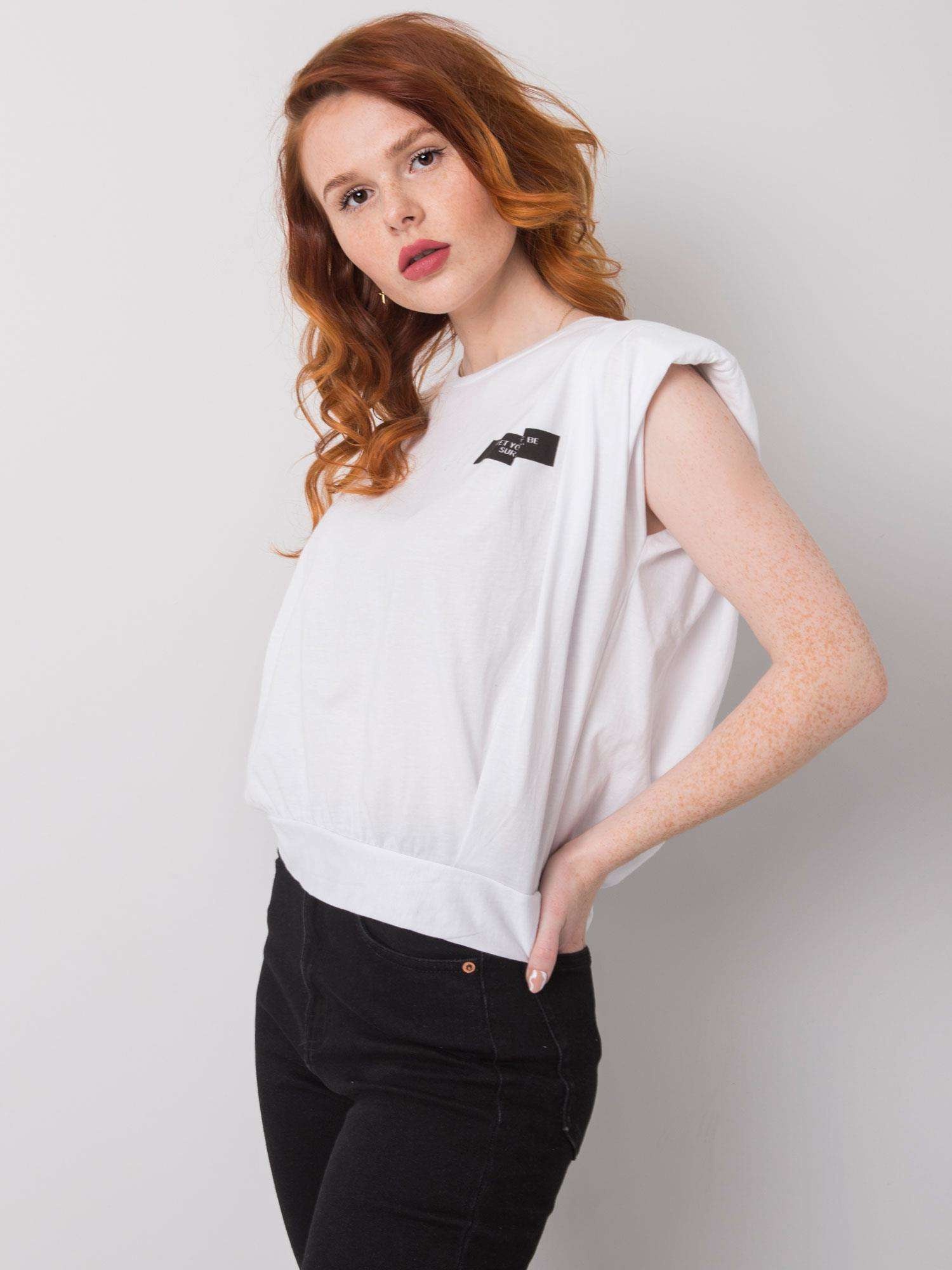 Biały t-shirt z napisami Zariah