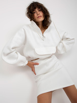 Hurt Ecru basic tracksuit set with short Emilie sweatshirt.