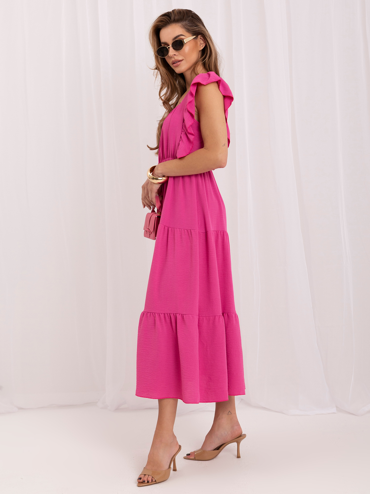 Hurt Dunkelrosa Kleid mit Rüsche und Gummizug in der Taille.