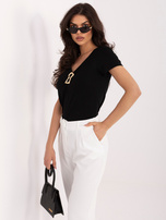 Czarna elegancka bluzka z dekoltem V