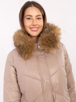 Beżowa zimowa kurtka z odpinanym futerkiem