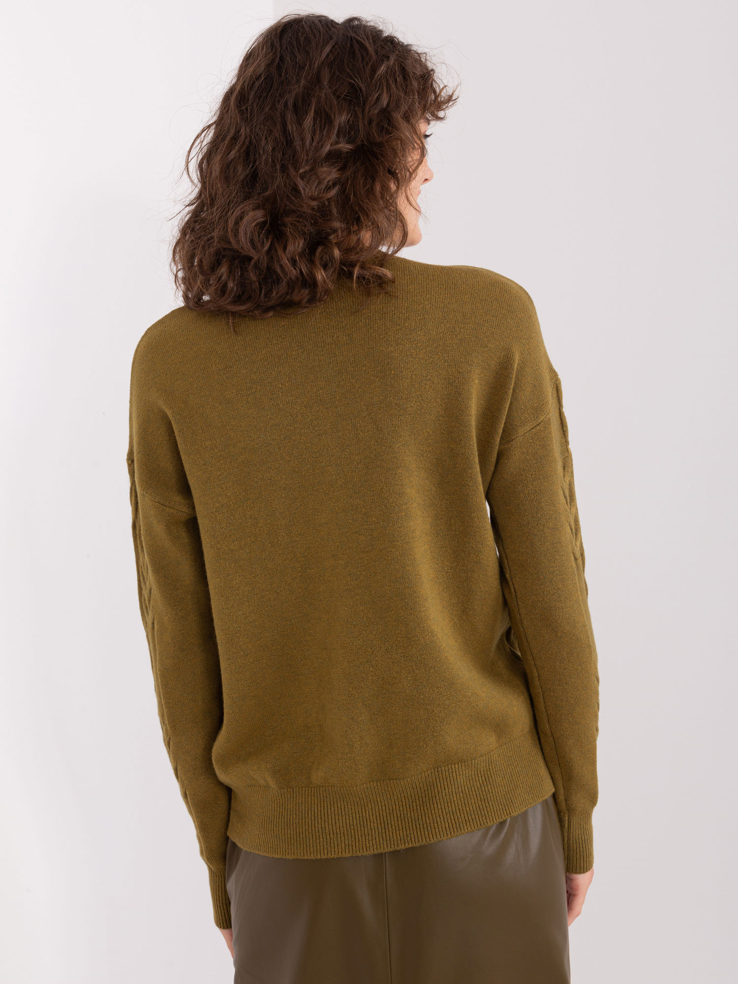 Hurtownia Khaki damski sweter w warkocze 