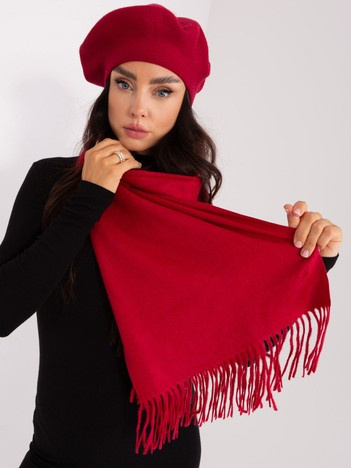 Burgundy knitted scarf.
