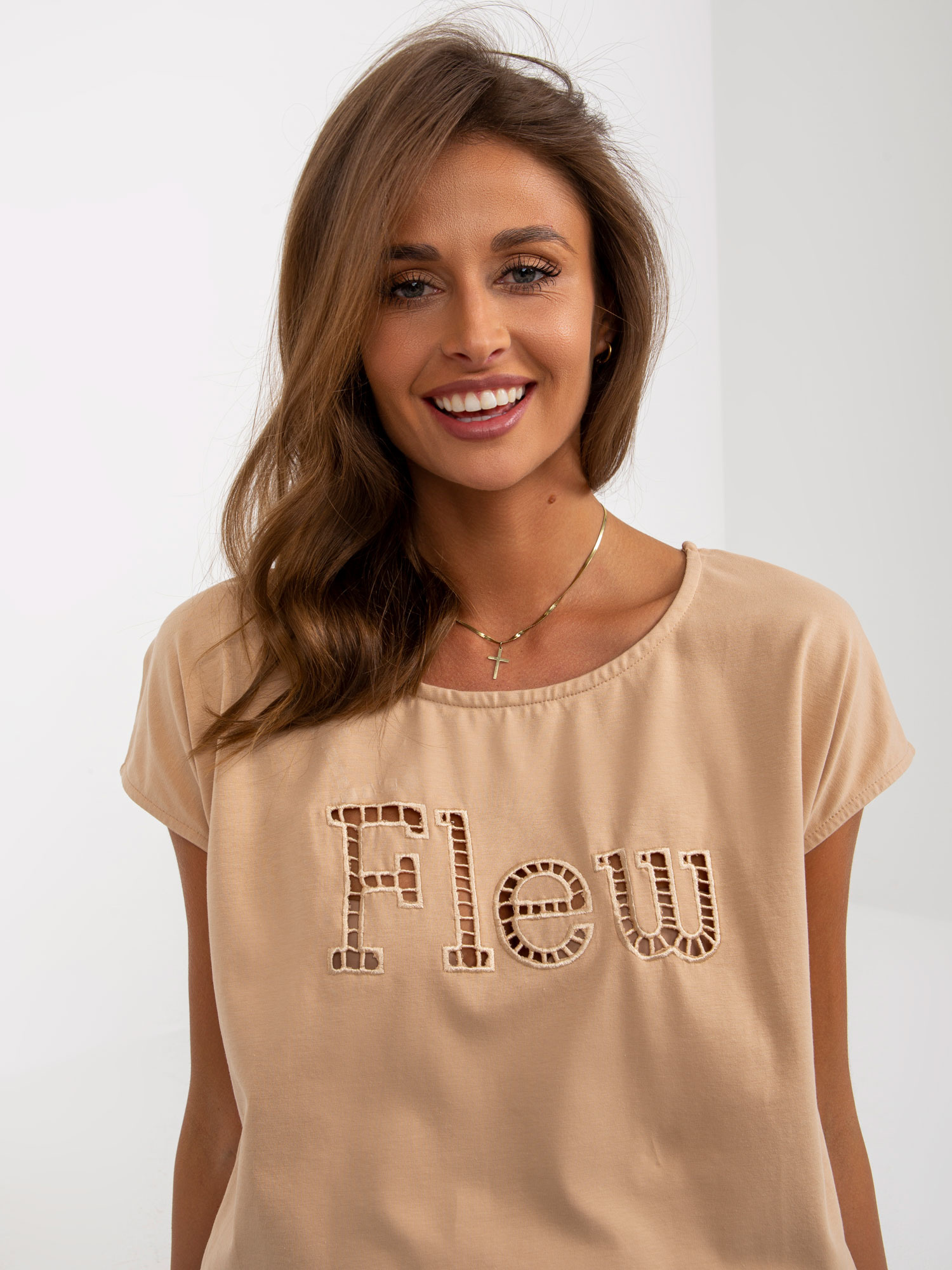 Hurt Camelowy t-shirt jednokolorowy z napisem