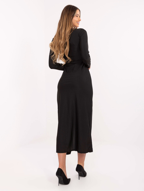 Czarna wieczorowa sukienka z marszczeniem