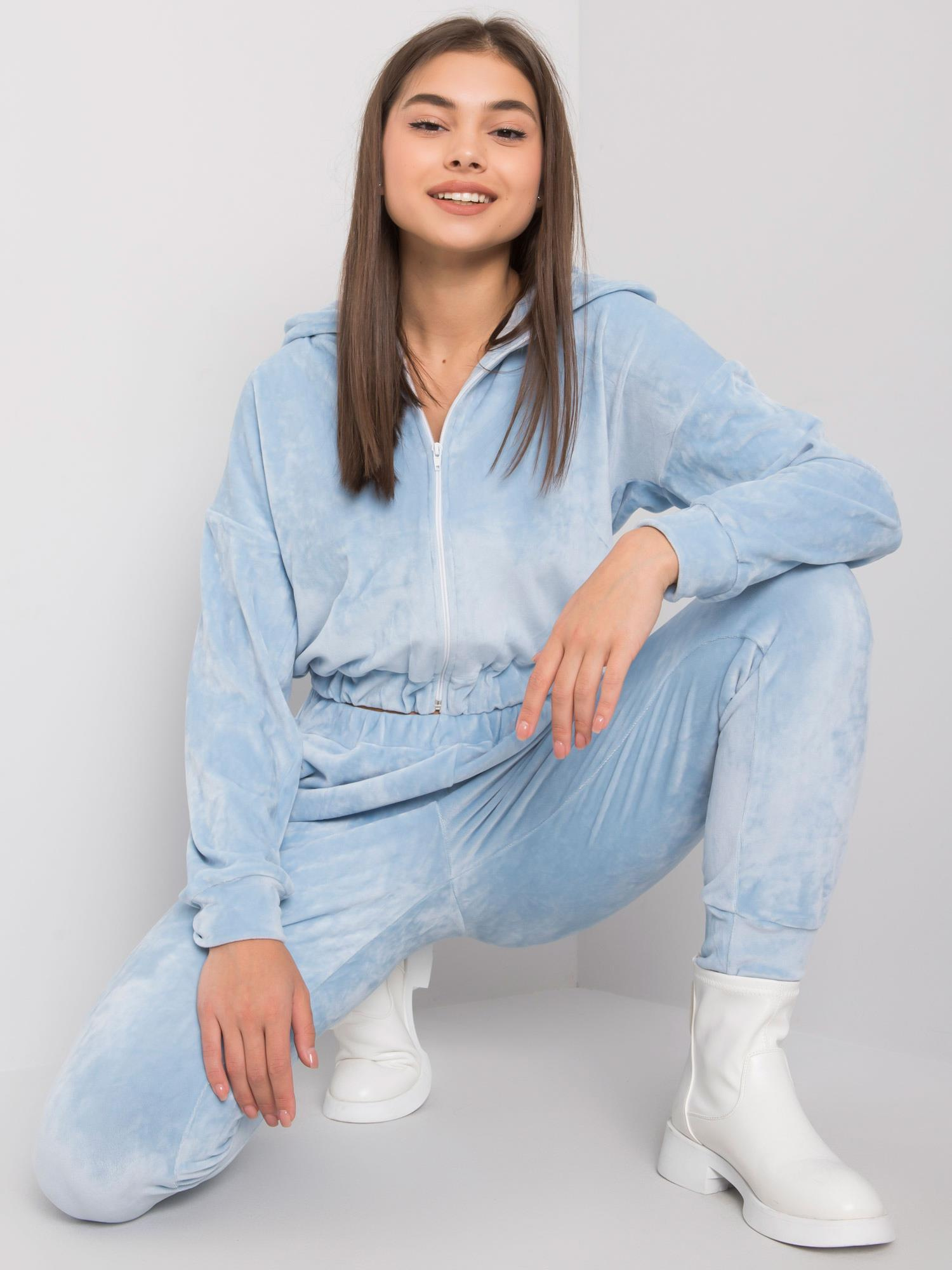 Hellblauer zweiteiliger Velour-Set Darien.