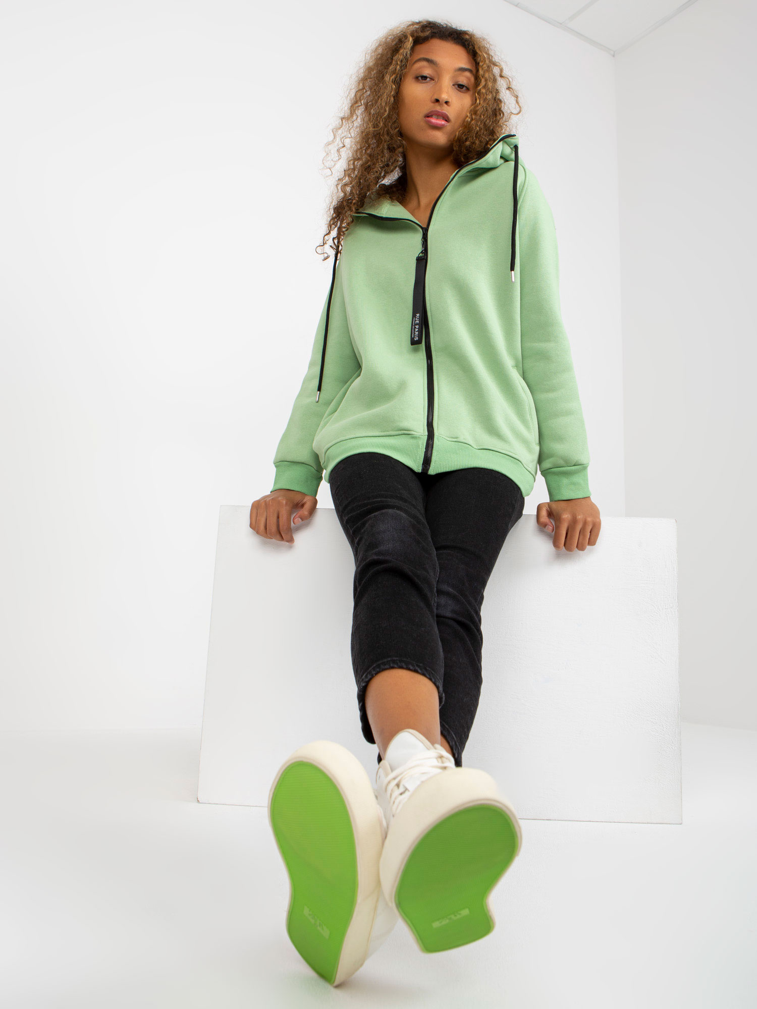 Hurt Jasnozielona dresowa bluza basic na suwak RUE PARIS 