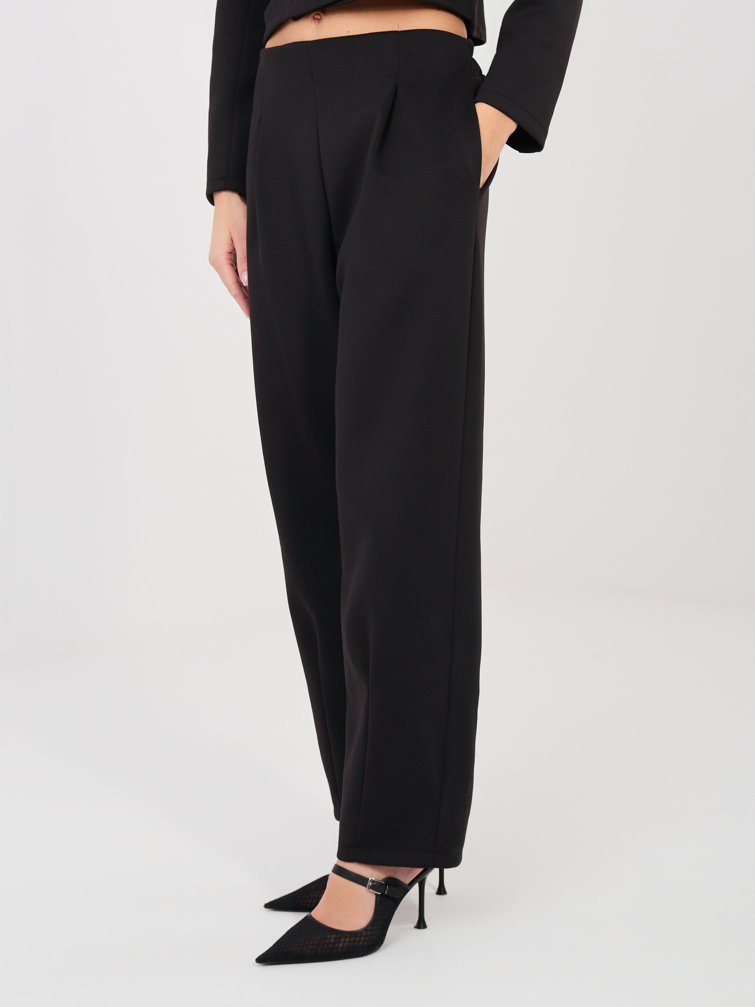 Czarny dresowy komplet w eleganckim stylu RUE PARIS 