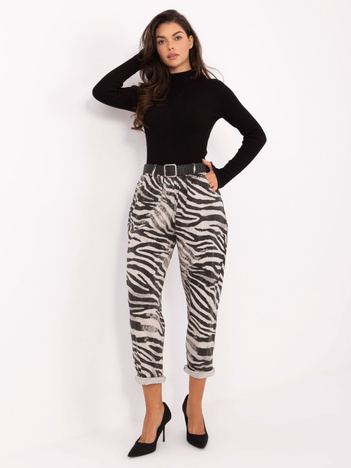 Jasnobeżowe damskie spodnie z paskiem