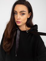 Hurtownia Czarna dresowa bluza z kapturem i troczkami