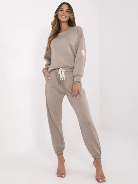 Ciemnobeżowy dresowy komplet ze spodniami joggerami