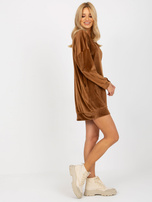 Hurt Brązowa luźna sukienka welurowa z kieszeniami RUE PARIS