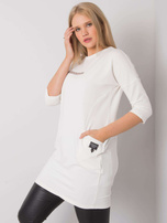 Ecru obleka plus size s žepi Sereia.