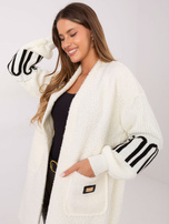 Ecru damski kardigan boucle z kieszeniami