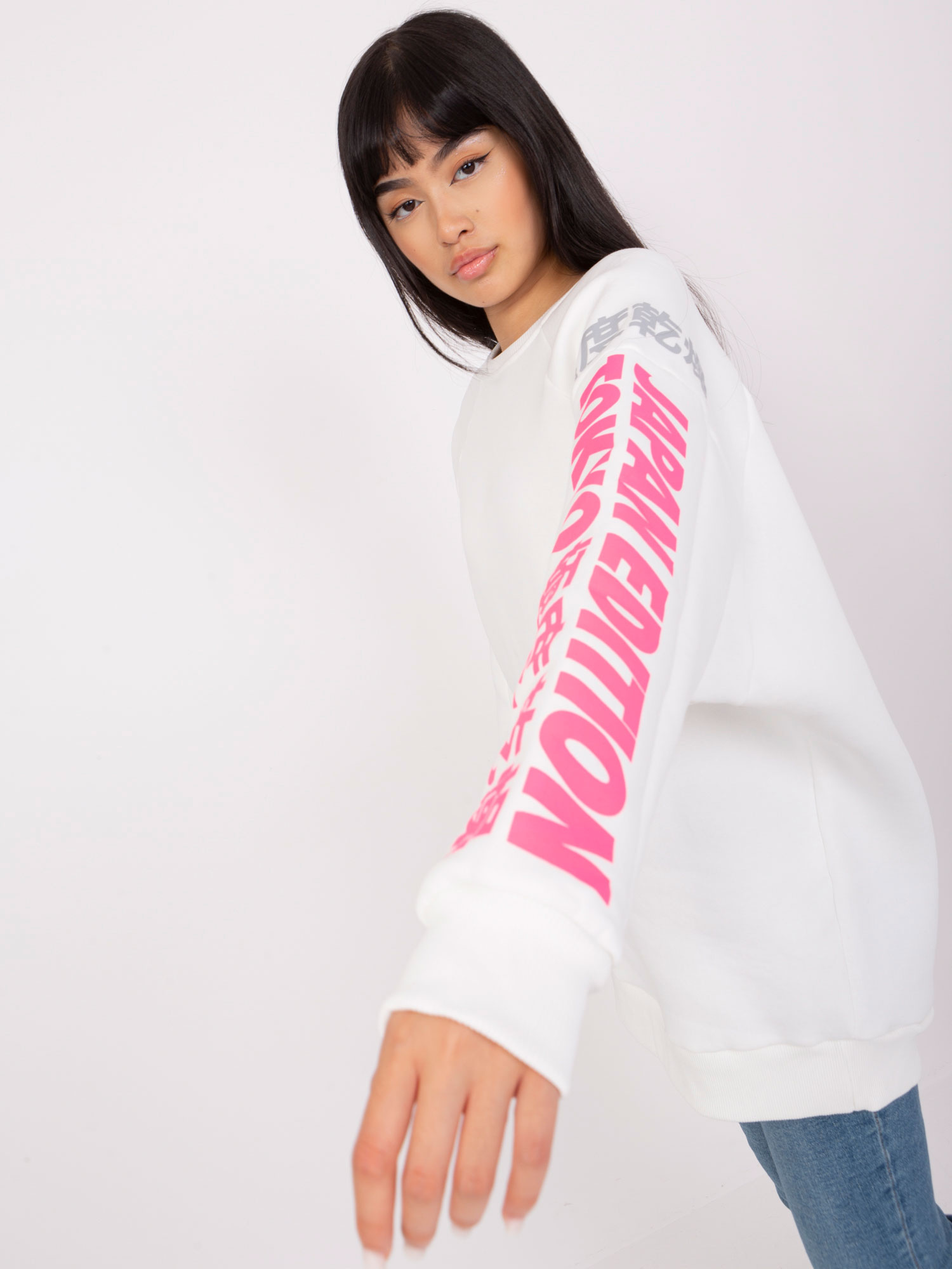 Hurtownia Ecru damska bluza oversize z nadrukiem