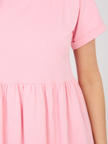 Pastelowa różowa letnia sukienka z krótkim rękawem RUE PARIS  