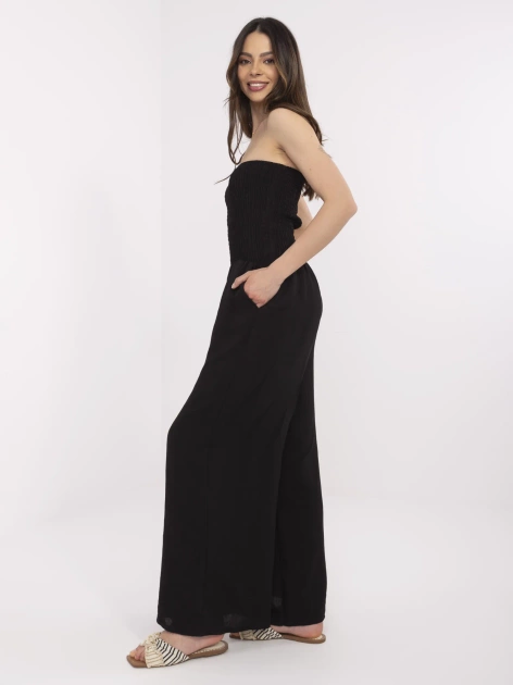 Czarny kombinezon z elastycznym marszczeniem