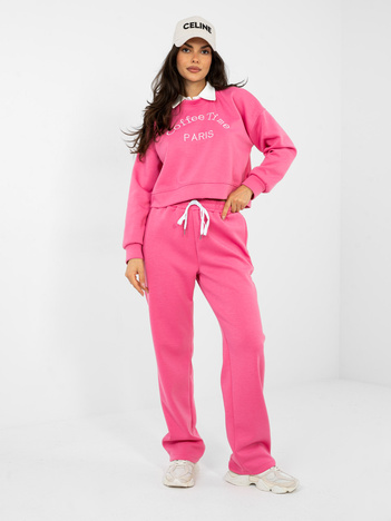 Ciemnoróżowy dresowy komplet  z miękkiego materiału 