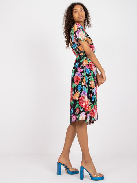 Czarna zwiewna sukienka midi z printem w kwiaty